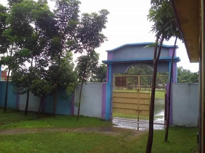 কল্যাণী উচচ বিদ্যালয়।প্রধান ফটক। 